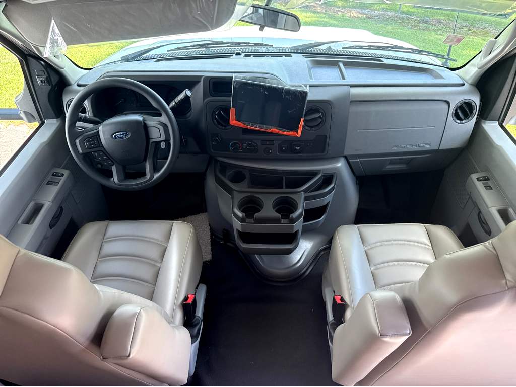 2027 ENTEGRA COACH ODYSSEY 24B - Image 6
