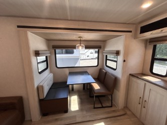 2025 FOREST RIVER GRAND SURVEYOR 302RDBS - Image 22