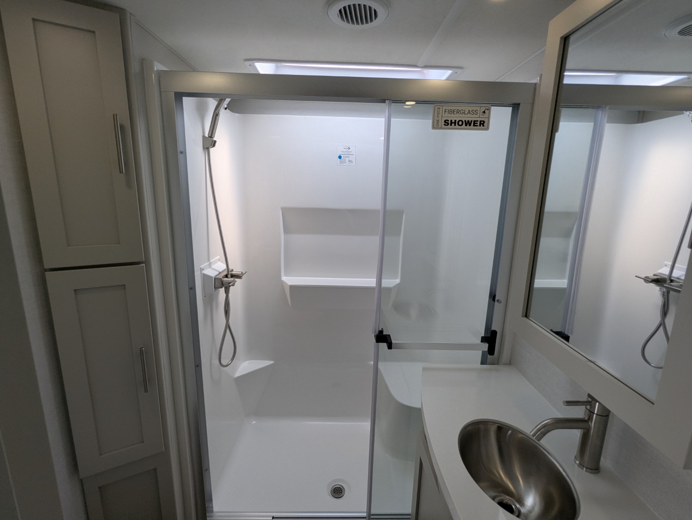 2027 Alliance RV Avenue 32RLS - Image 14