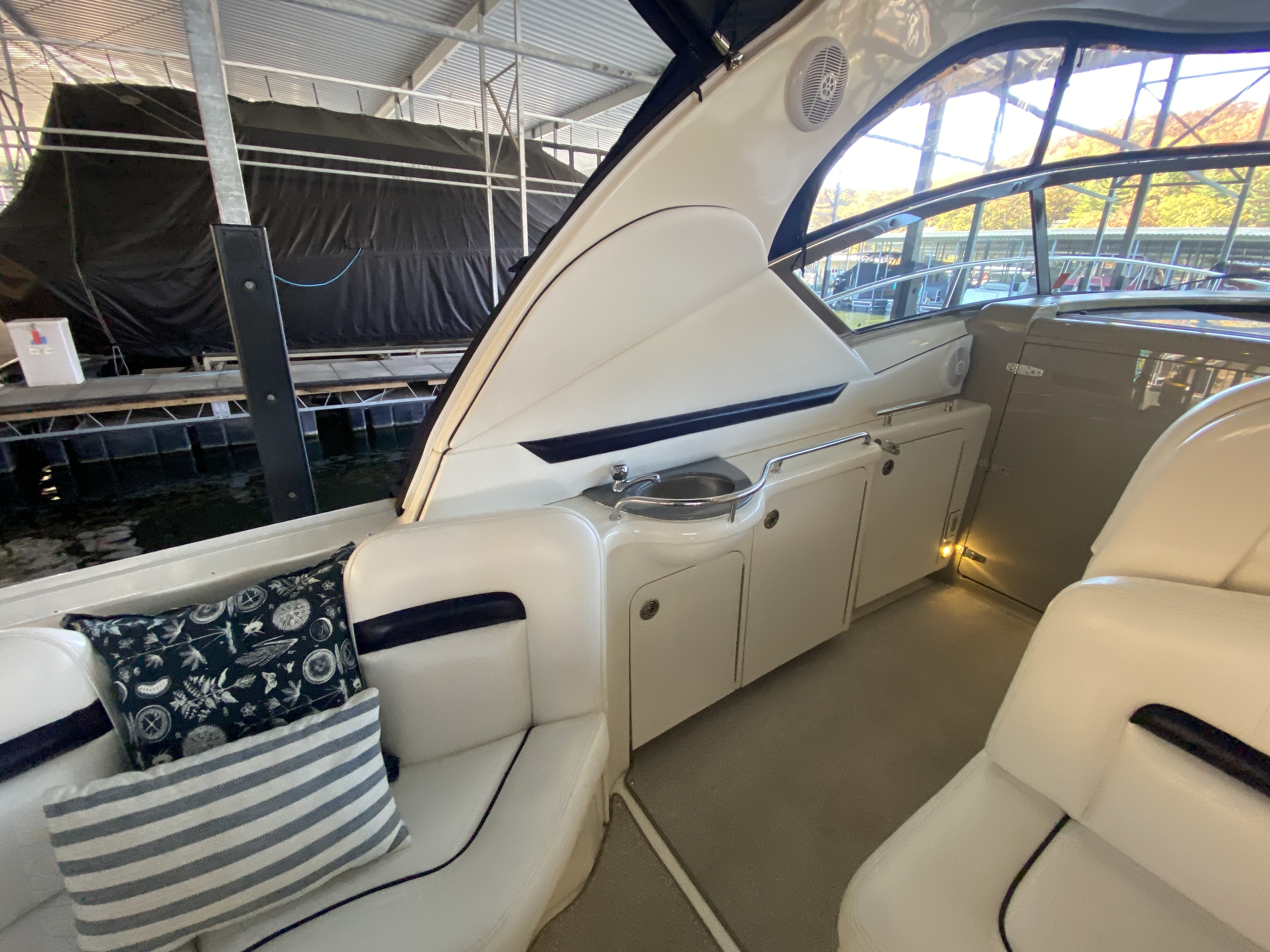 2006 Sea Ray 38 Sundancer - Image 14