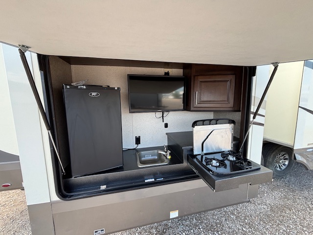 2018 Jayco North Point 379DBFS - Image 14