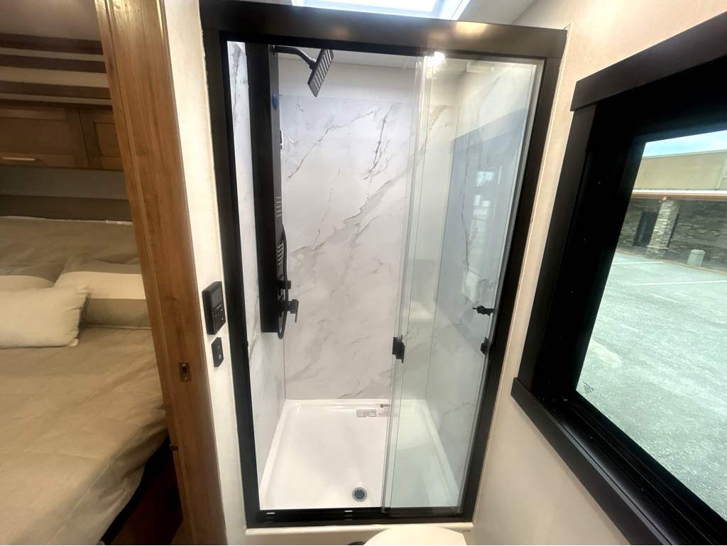 2026 ENTEGRA COACH ACCOLADE 37K - Image 18