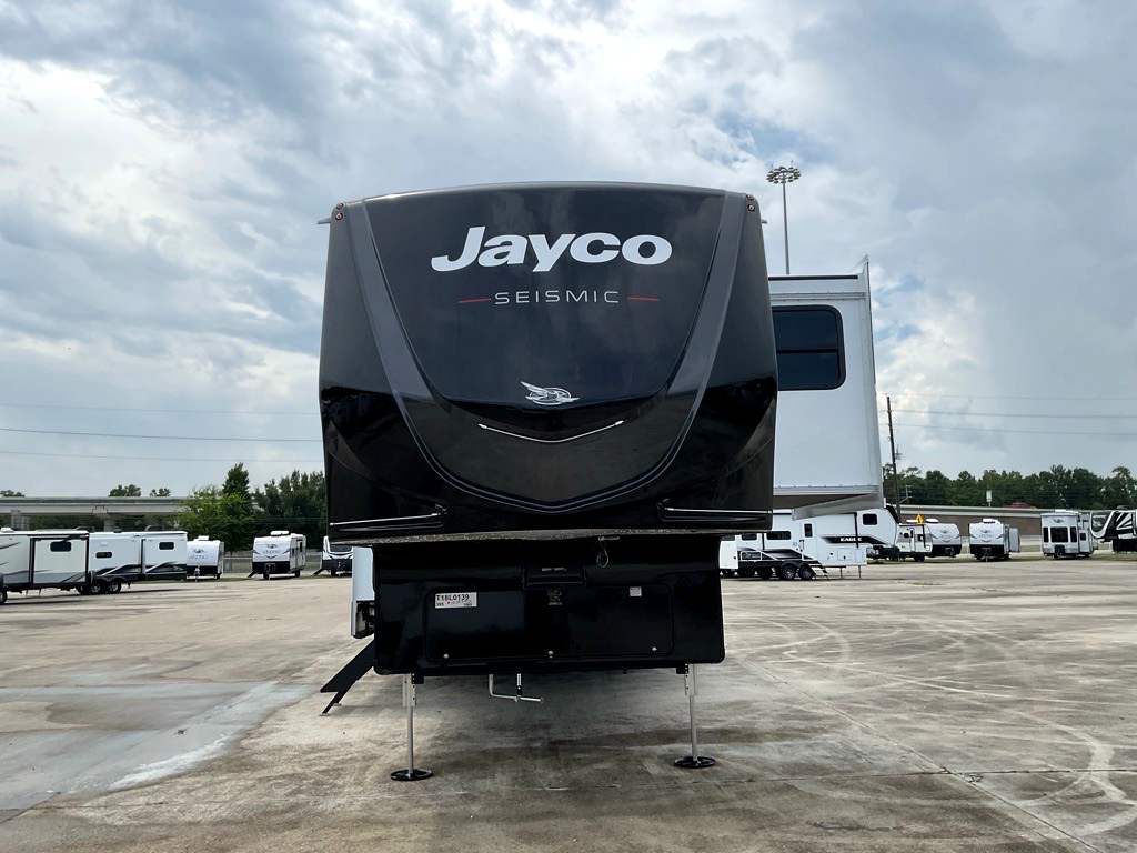 2026 JAYCO SEISMIC 395 - Image 5