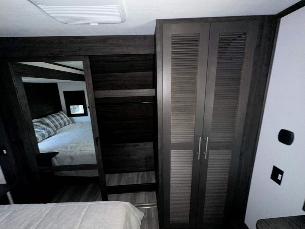 2025 Keystone FUZION 419 - Image 32