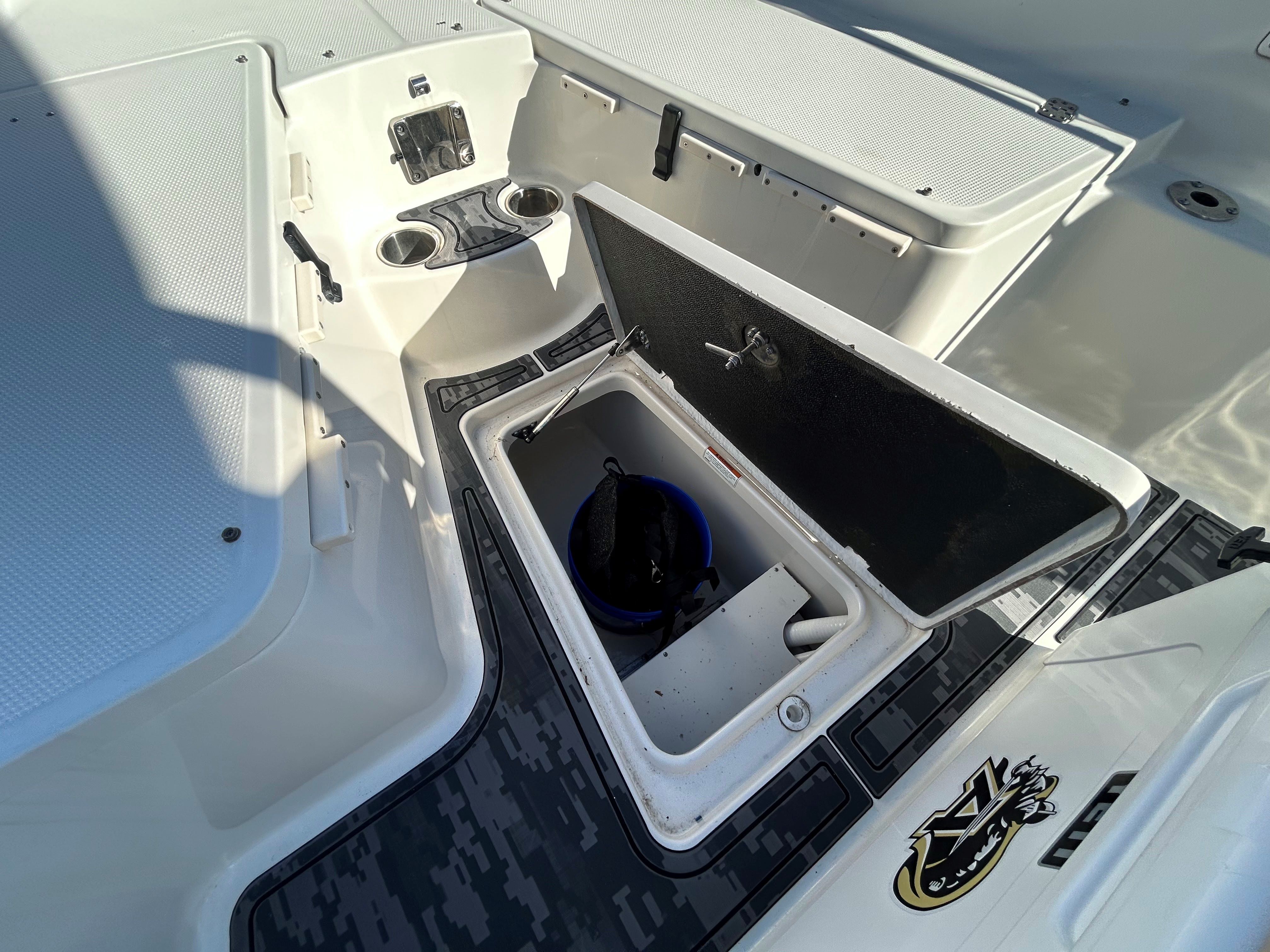2019 Sailfish 270 CC - Image 21
