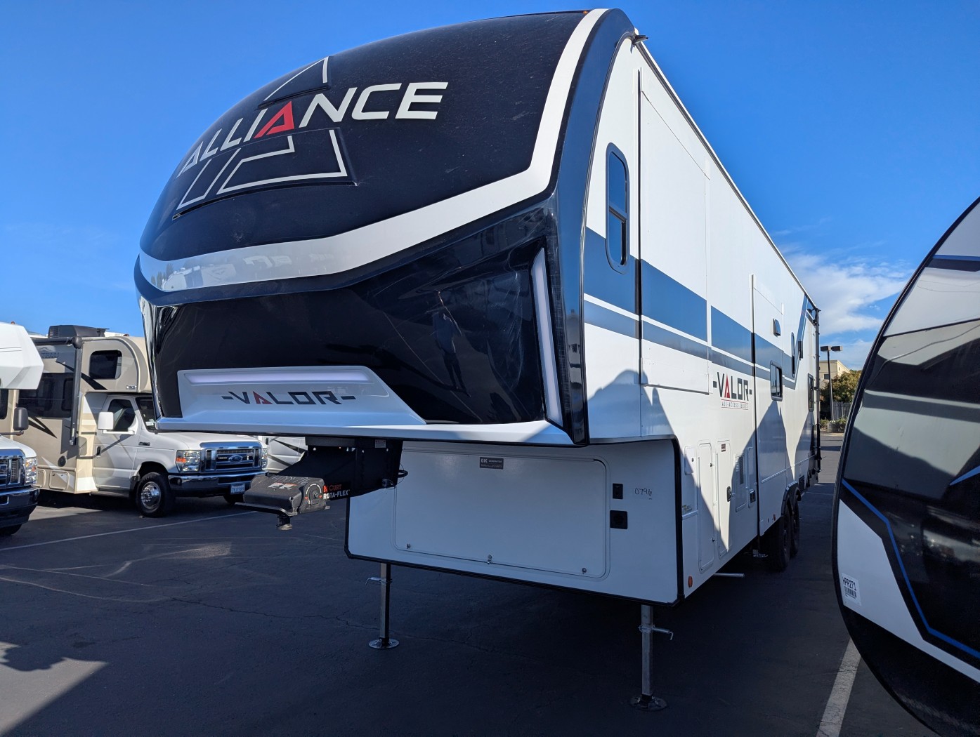 2026 Alliance RV Valor 32A10 - Image 3