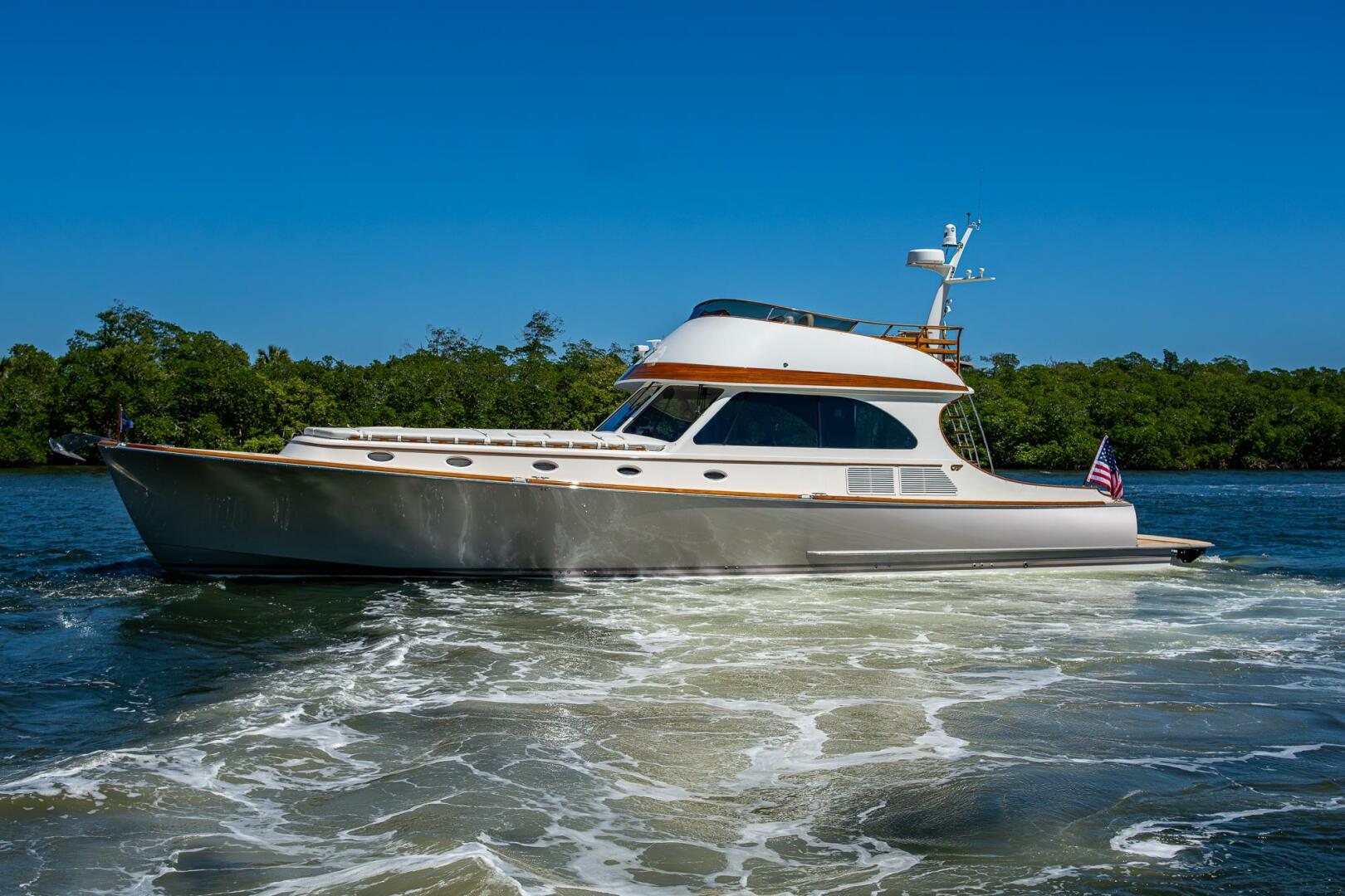 2021 Hinckley Talaria 55 Flybridge MKII - Image 2