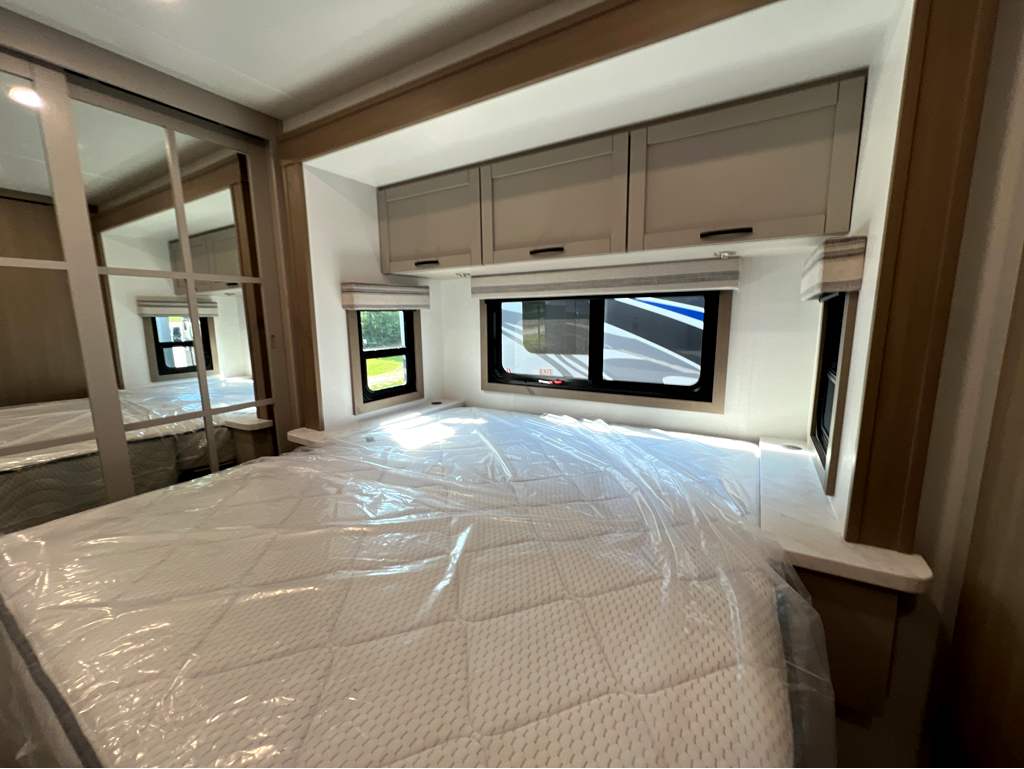 2027 ENTEGRA COACH ESTEEM XL 32U - Image 18