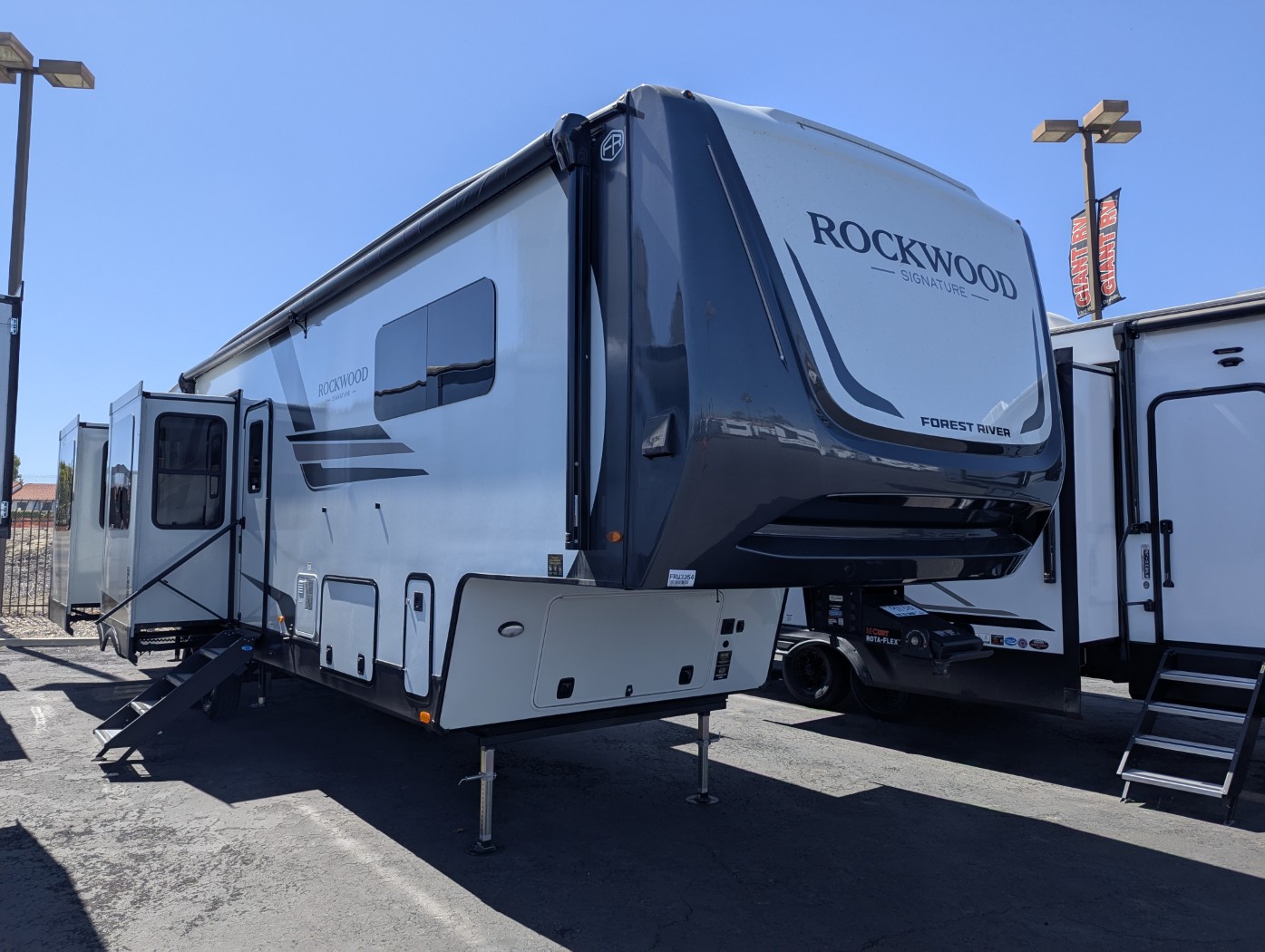 2026 Forest River Rockwood Signature 404SRK - Image 1
