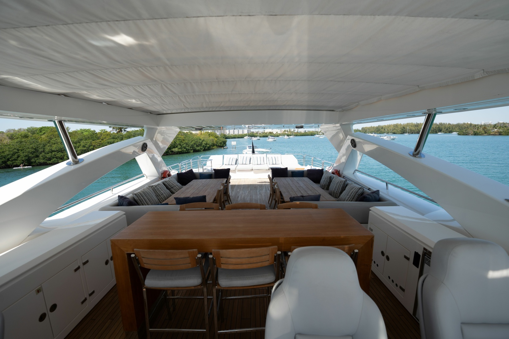 2010 Sunseeker 34 Metre Yacht - Image 24