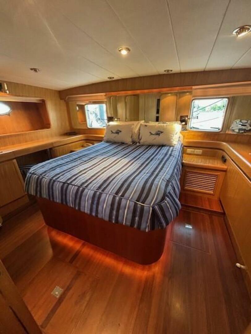 1994 Johnson High Tech 56' Euro - Image 18