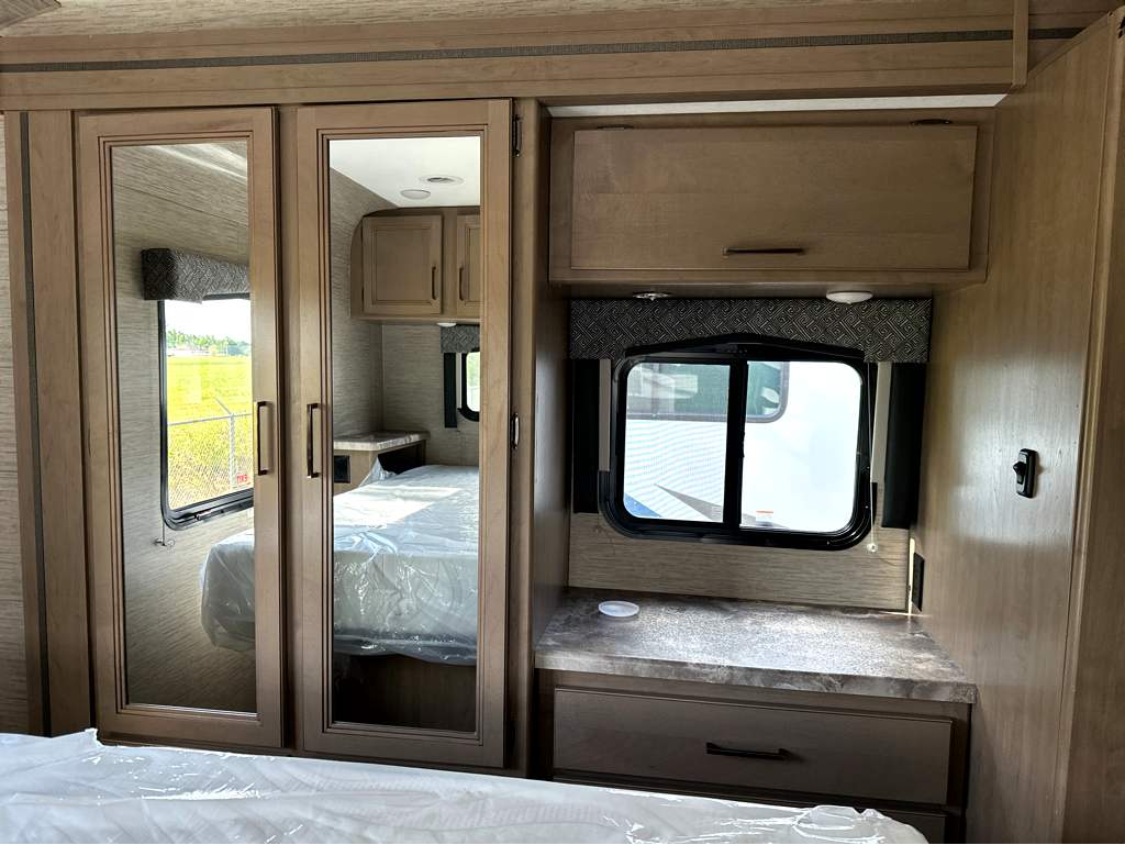 2023 THOR MOTOR COACH MAGNITUDE GA31 - Image 20