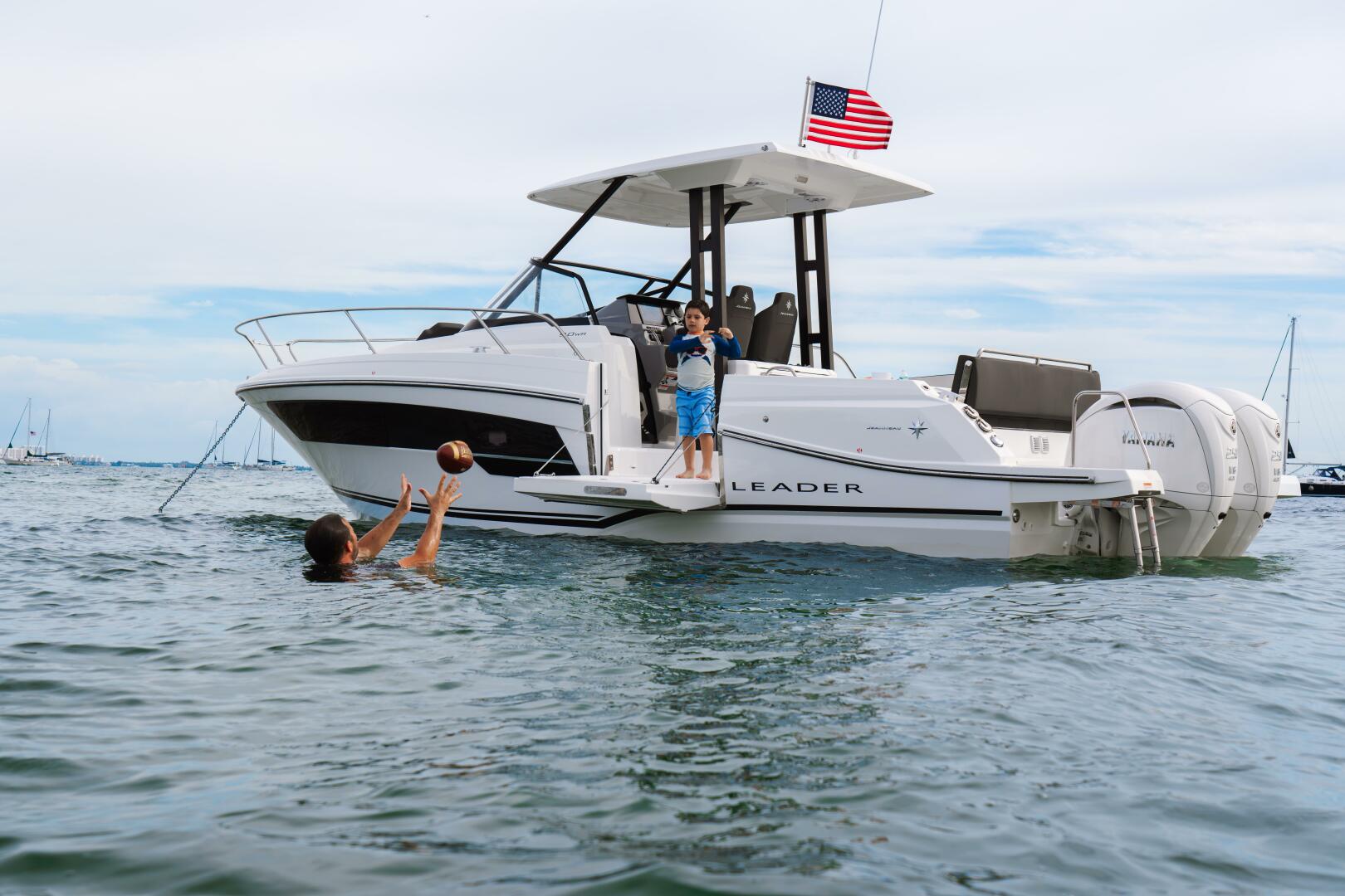 2020 Jeanneau NC 1095 Coupe - Image 10