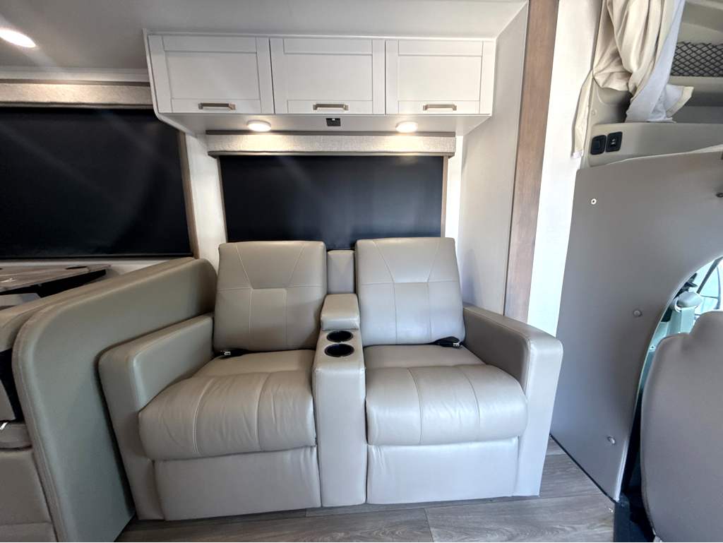 2027 JAYCO GREYHAWK 29MV - Image 15