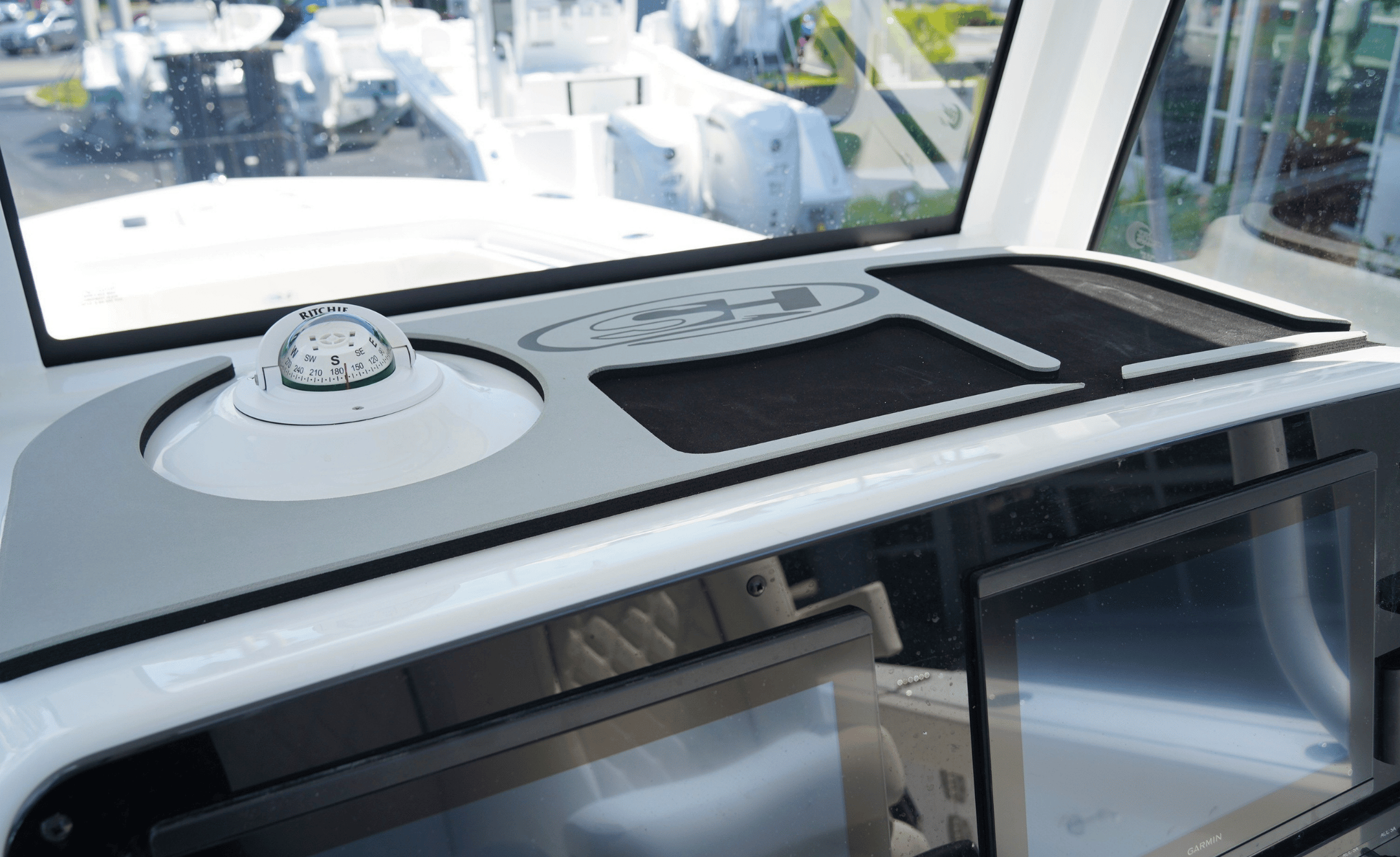 2027 SEA HUNT ULTRA 265SE - Image 32