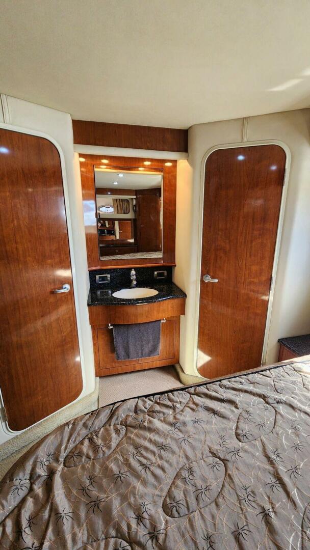 2004 Sea Ray 390 Motor Yacht - Image 55