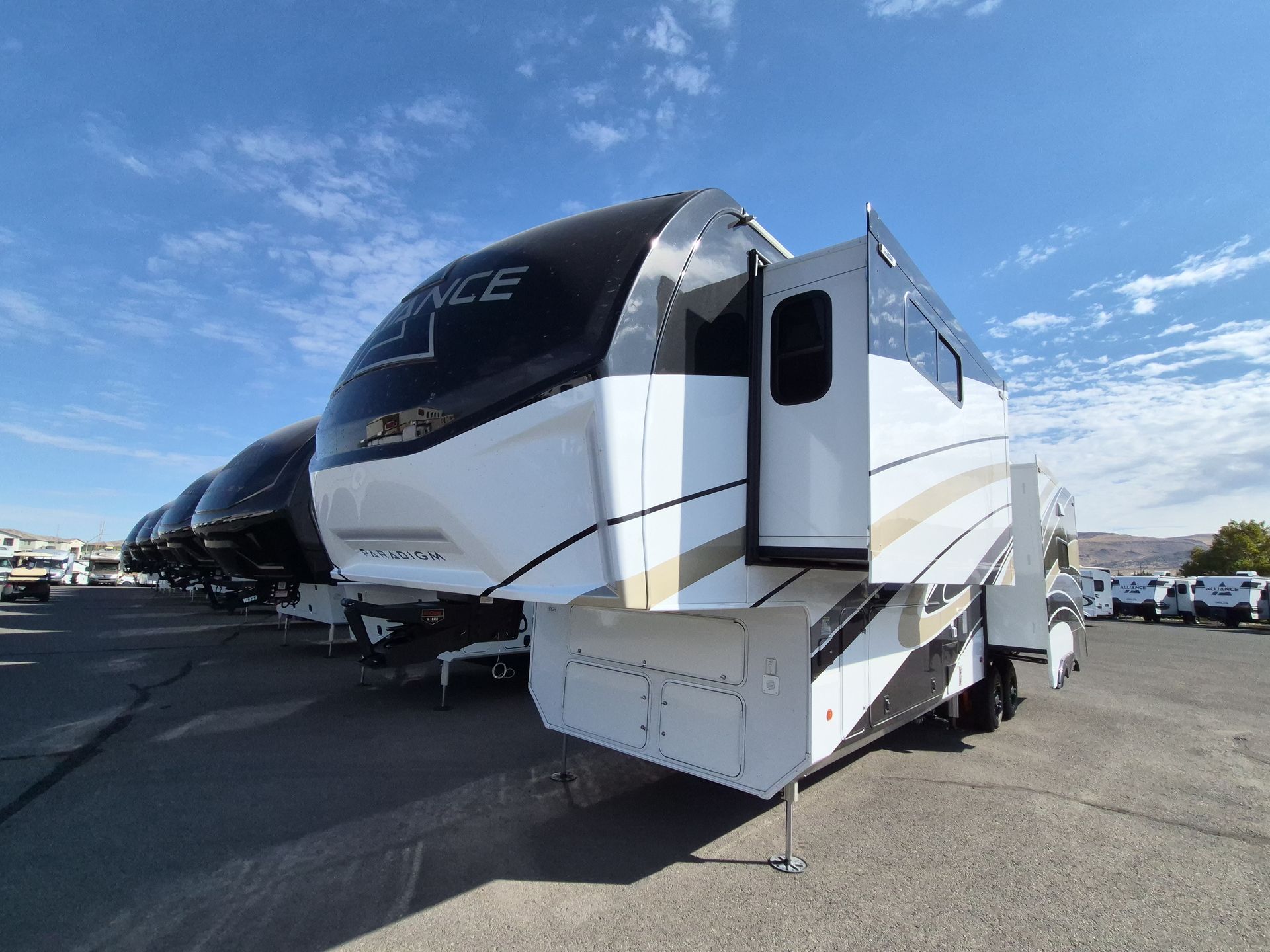 2027 Alliance RV Paradigm 340RL - Image 4