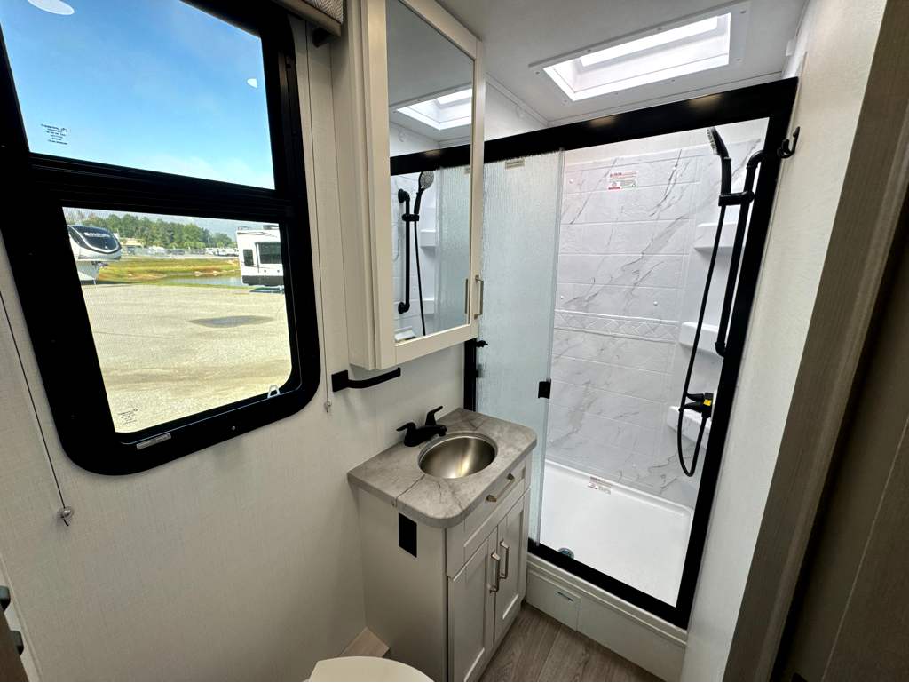 2027 ENTEGRA COACH ODYSSEY 24B - Image 16