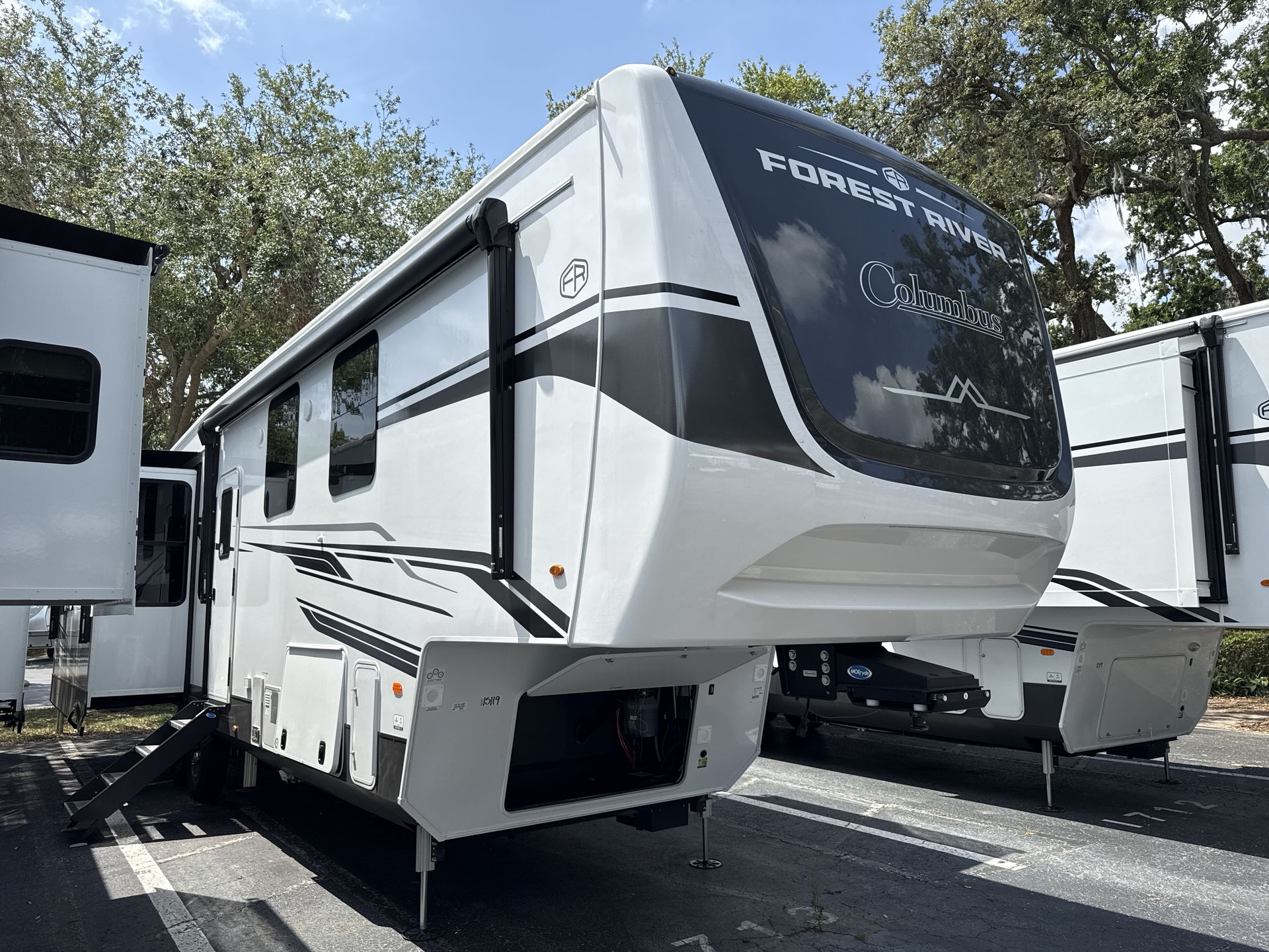 2025 Palomino Columbus