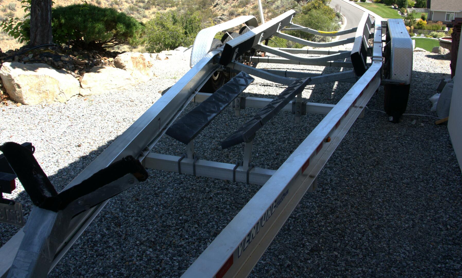 2005 Cobalt 343 - Image 67