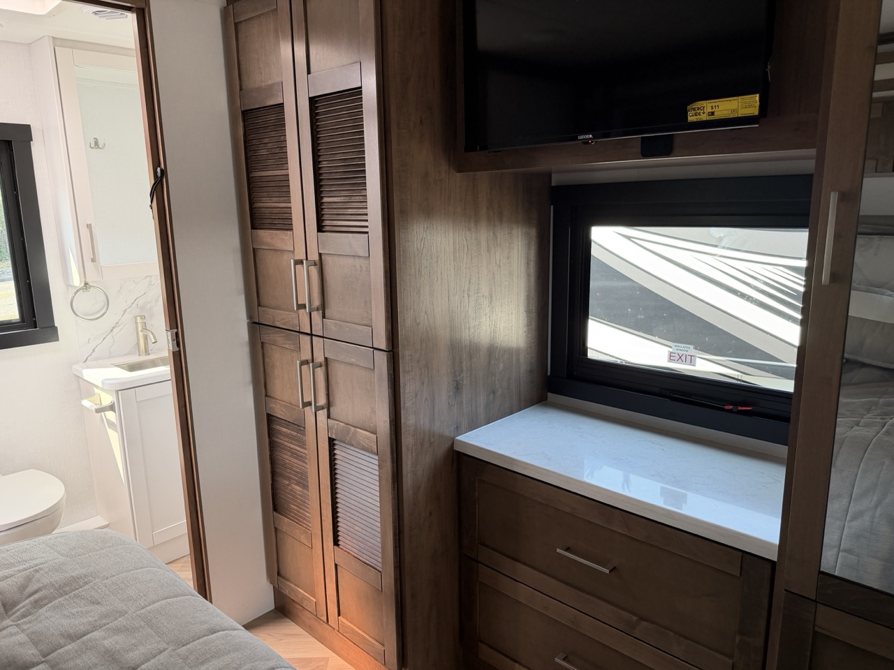 2026 Entegra Coach Accolade 37K - Image 17