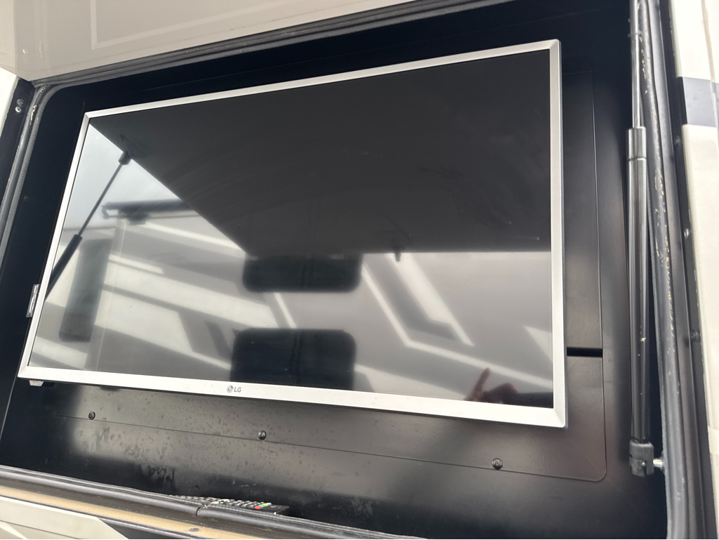 2018 TIFFIN ALLEGRO RED 33AA - Image 4