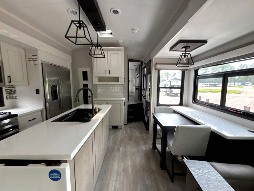 2026 JAYCO PINNACLE 32RLTS - Image 8