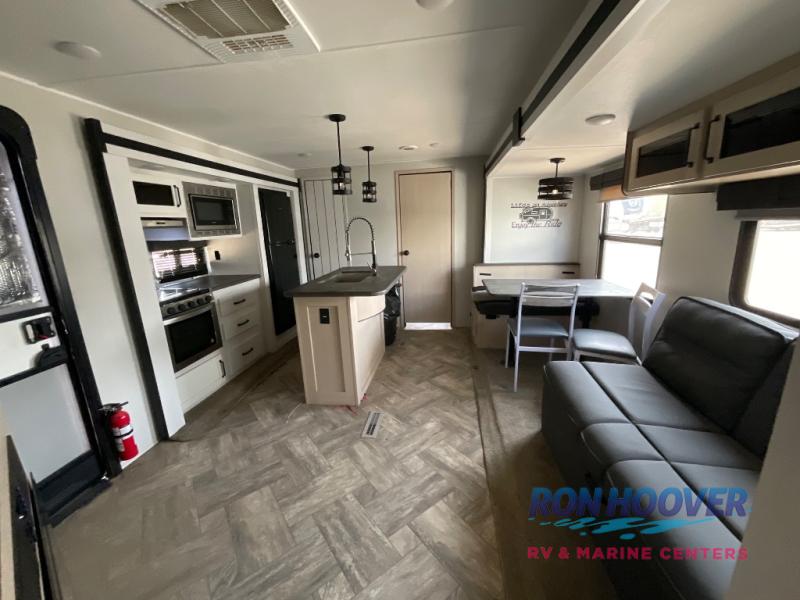 2023 Palomino Puma 32BHFS - Image 9