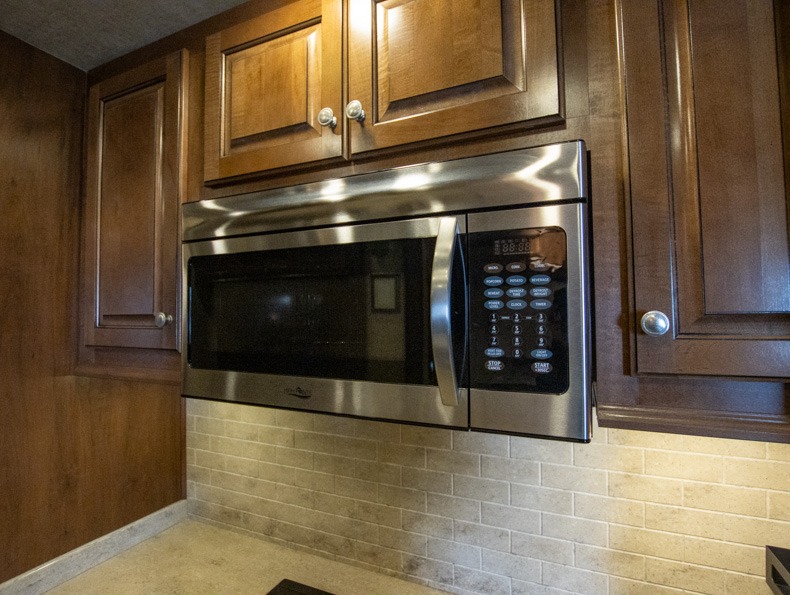 2016 Heartland Landmark 365 LM Charleston - Image 9