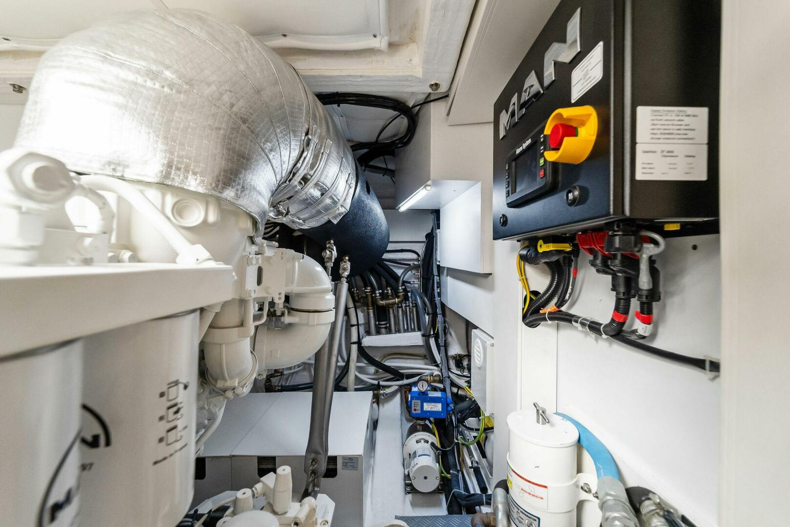 2023 Ferretti Yachts 670 - Image 35