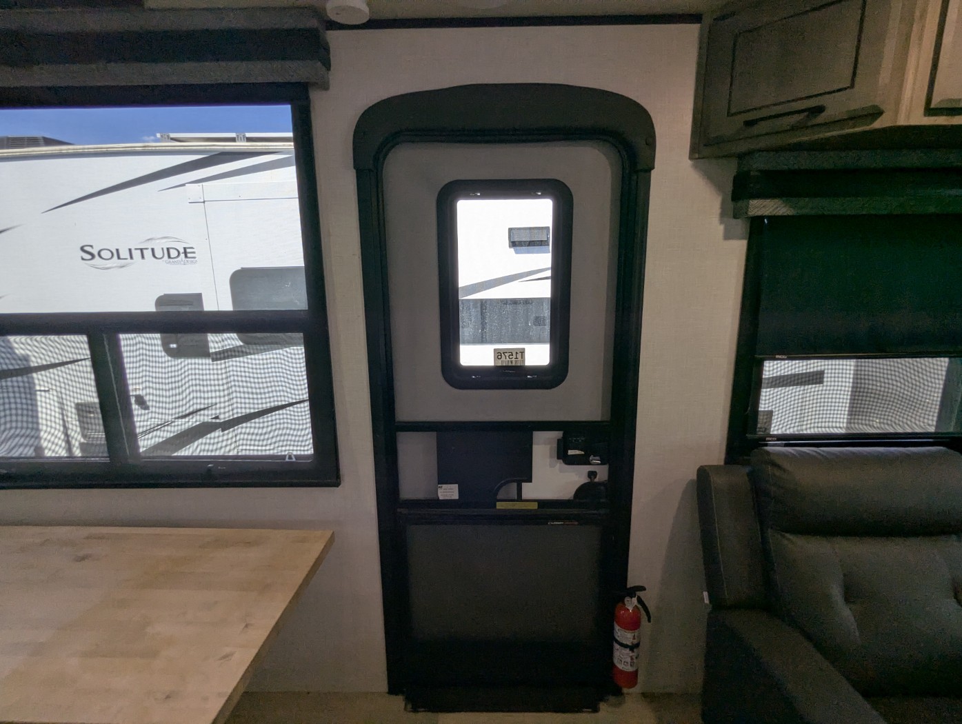 2023 KZ RV Durango Gold G383RLQ - Image 15