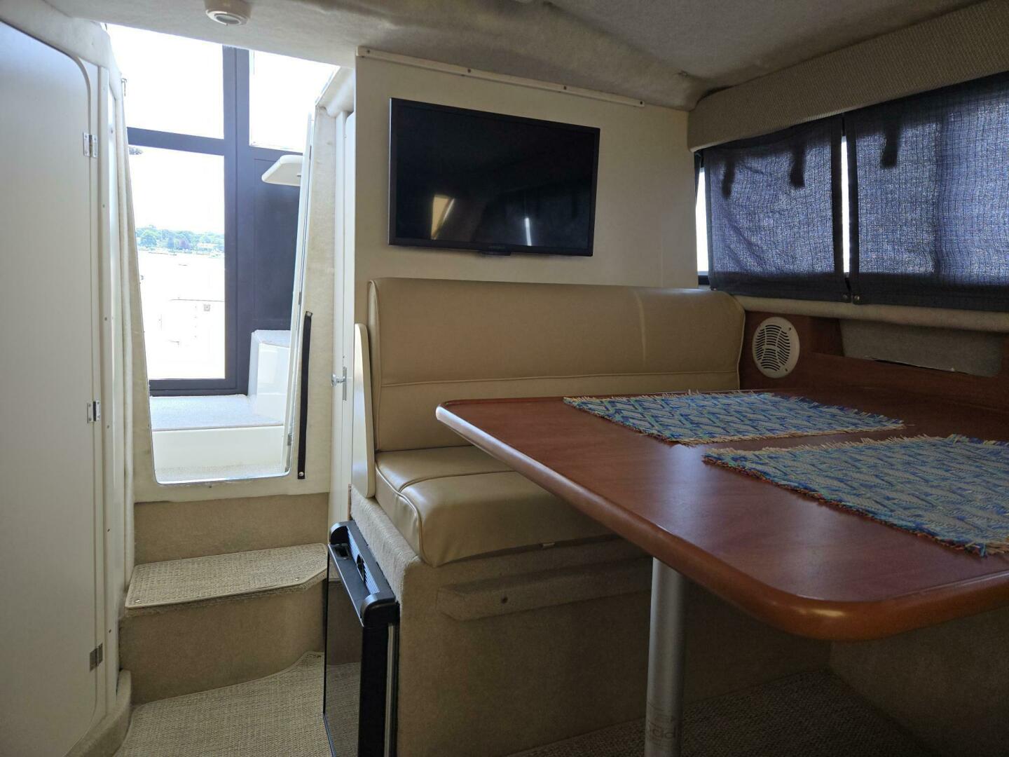 2005 Bayliner 289 EC - Image 4
