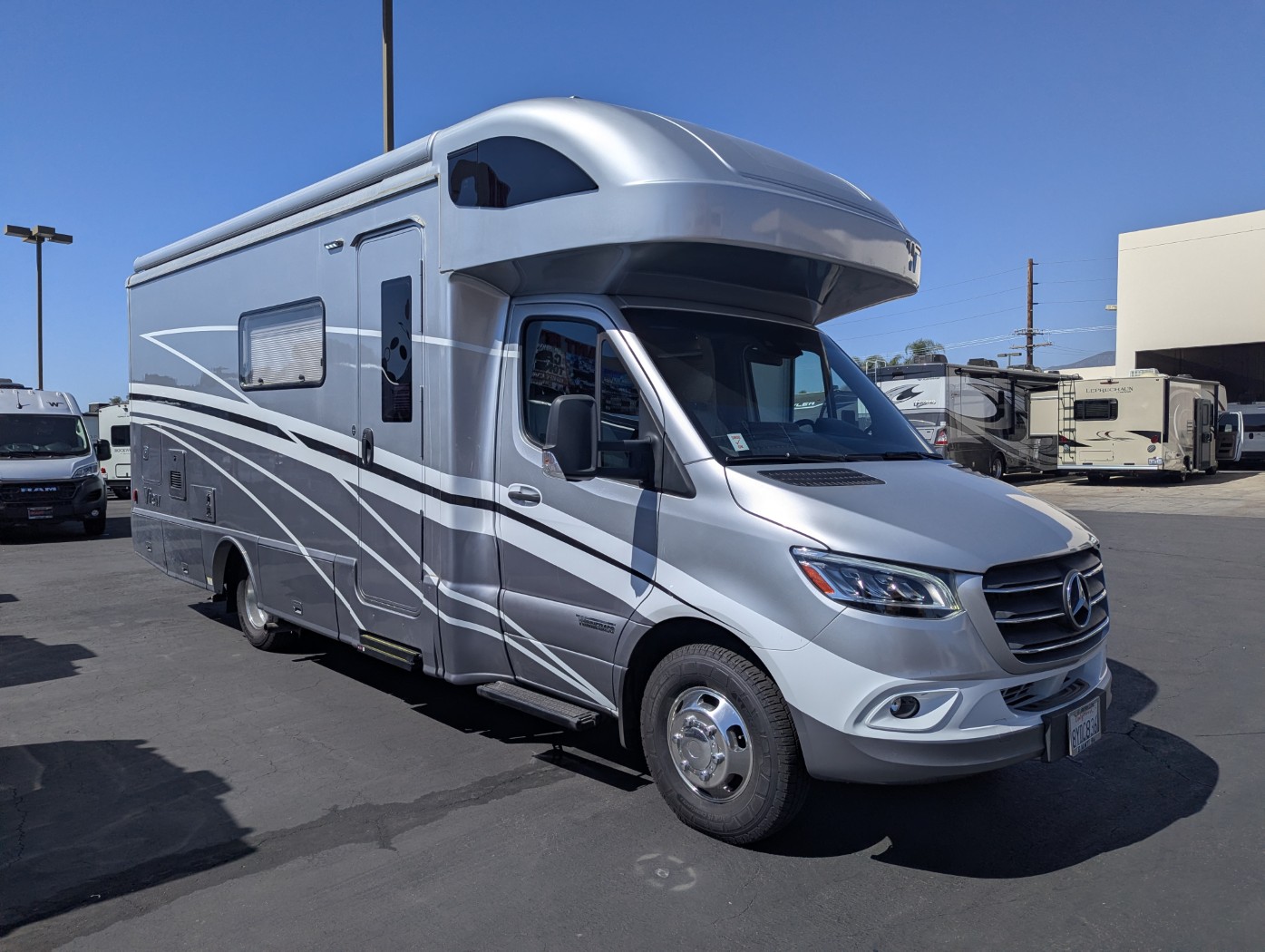 2022 Winnebago View 24D - Image 1