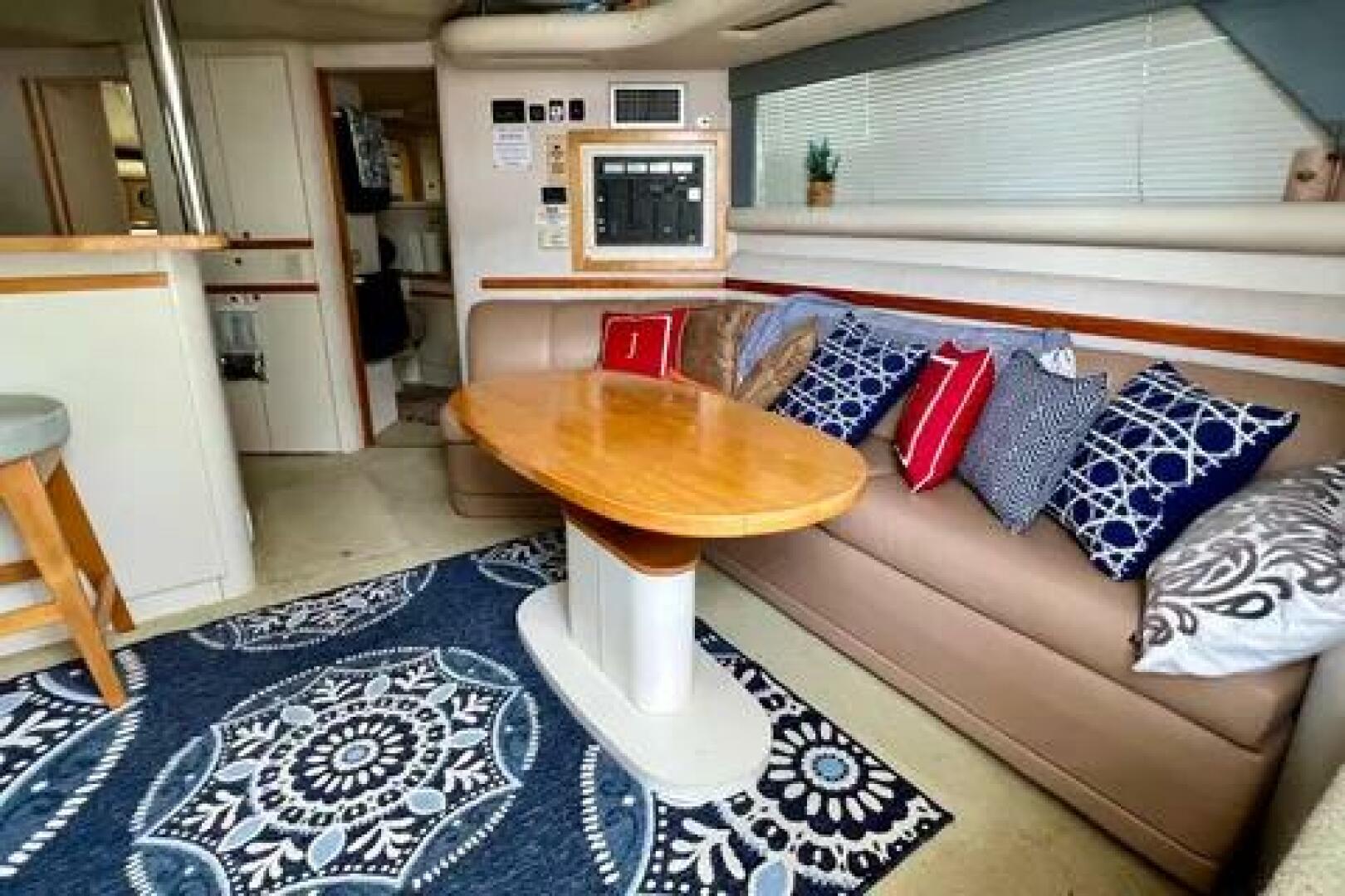 1996 Cruisers Yachts 4285 Express Bridge - Image 21