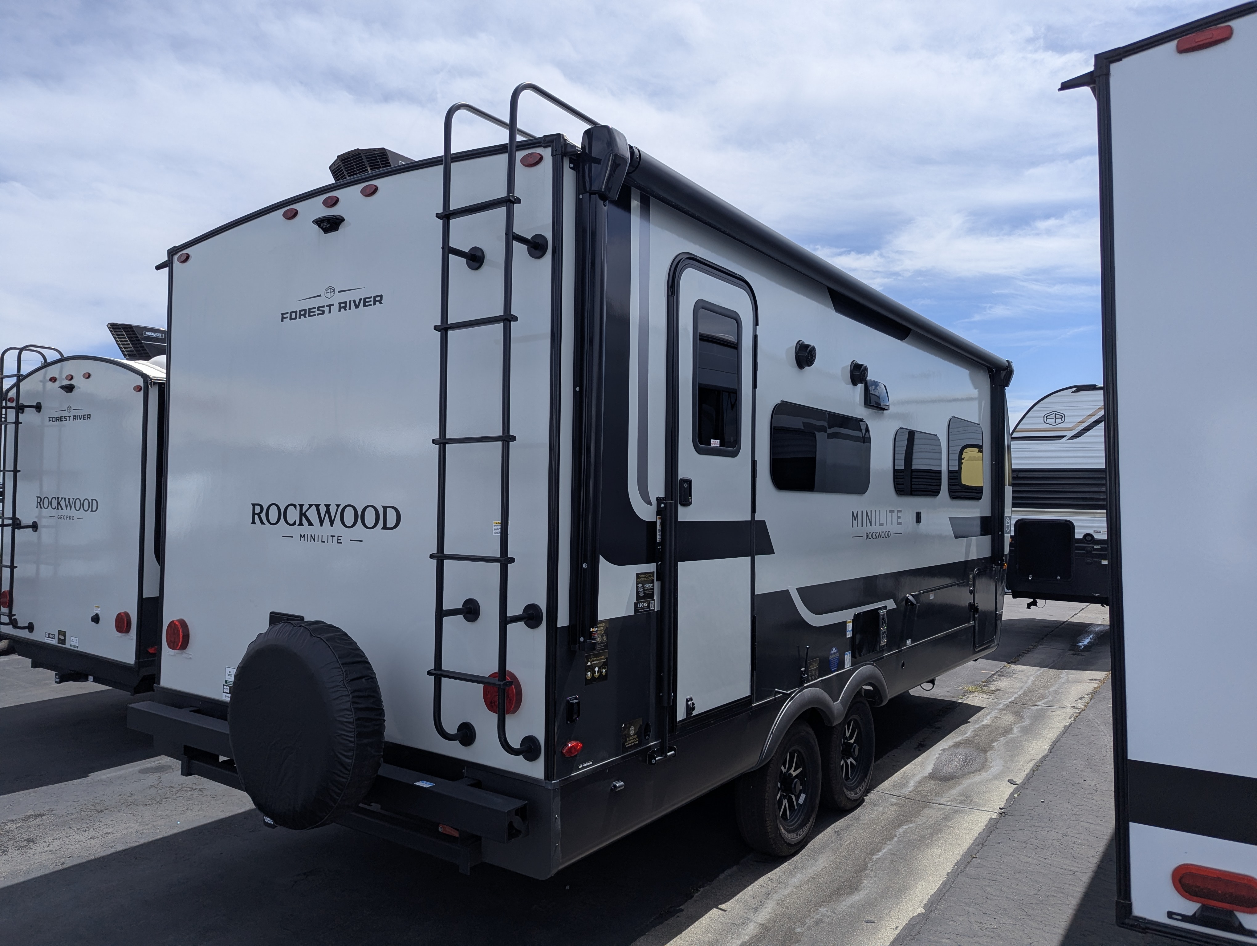 2026 Forest River Rockwood Mini Lite 2205S - Image 5