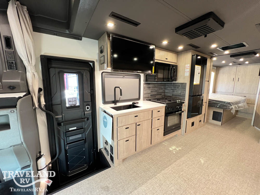2027 Grand Design Lineage Series F 31ZW - Image 19