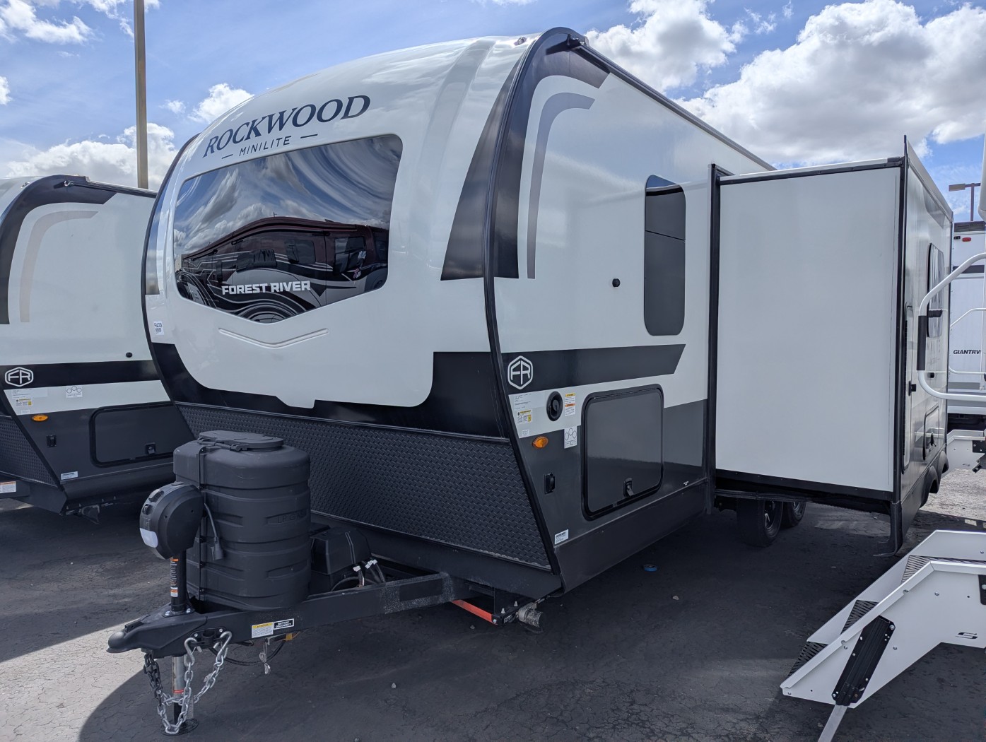 2026 Forest River Rockwood Mini Lite 2214S - Image 3