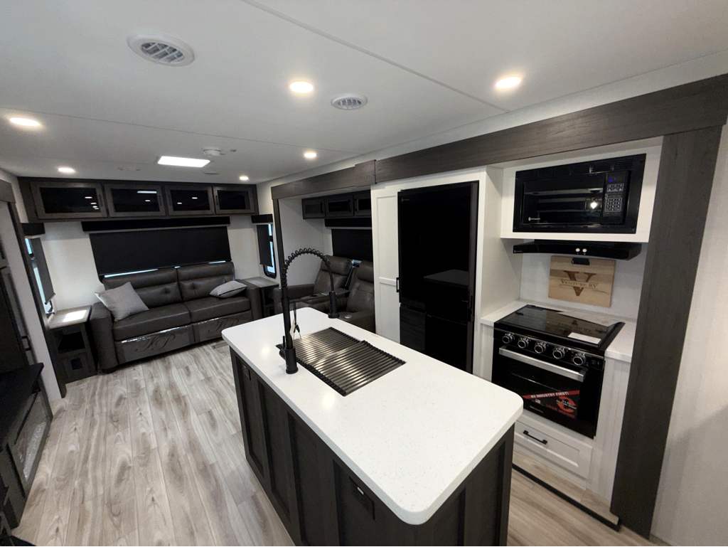 2026 VENTURE RV SPORTTREK 343VIK - Image 10