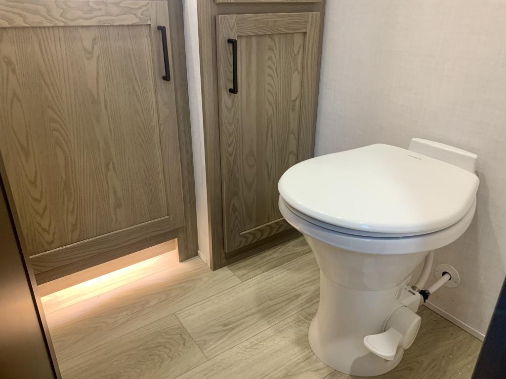 2026 FOREST RIVER 401CFB - Image 33