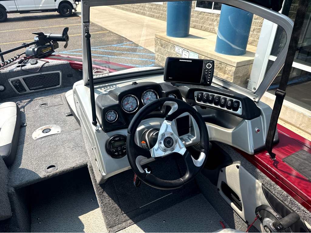2018 Tracker Targa V18 - Image 18