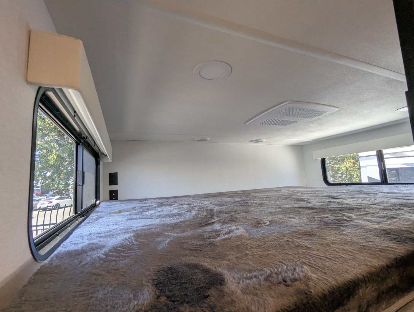 2026 Alliance RV Paradigm 395DS - Image 28