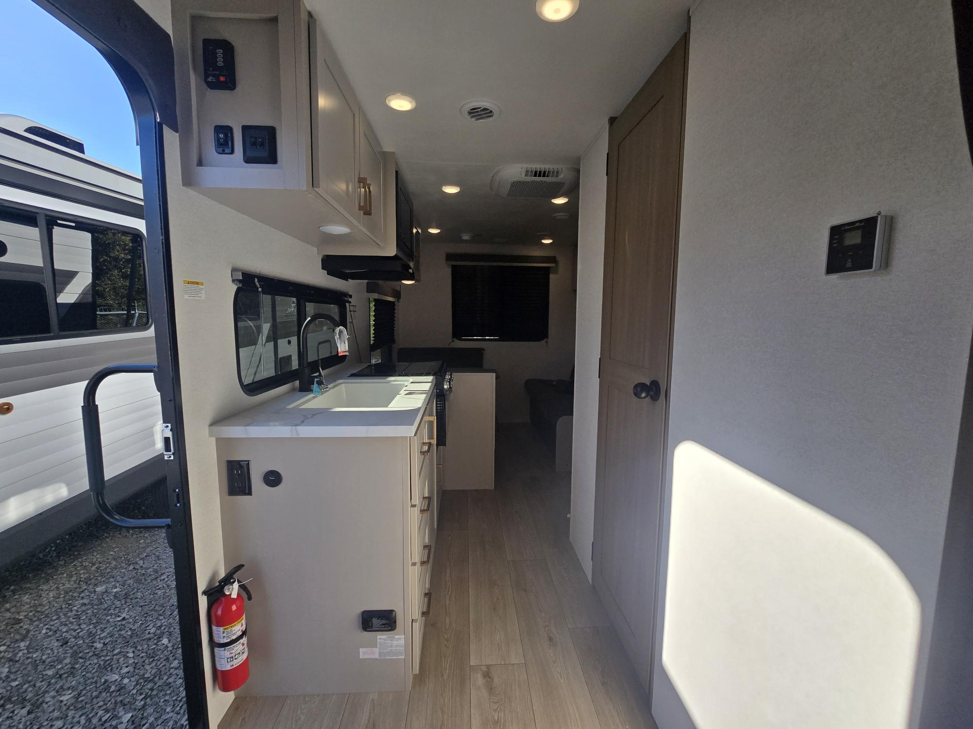 2027 Jayco Jay Flight SLX 210QB - Image 6