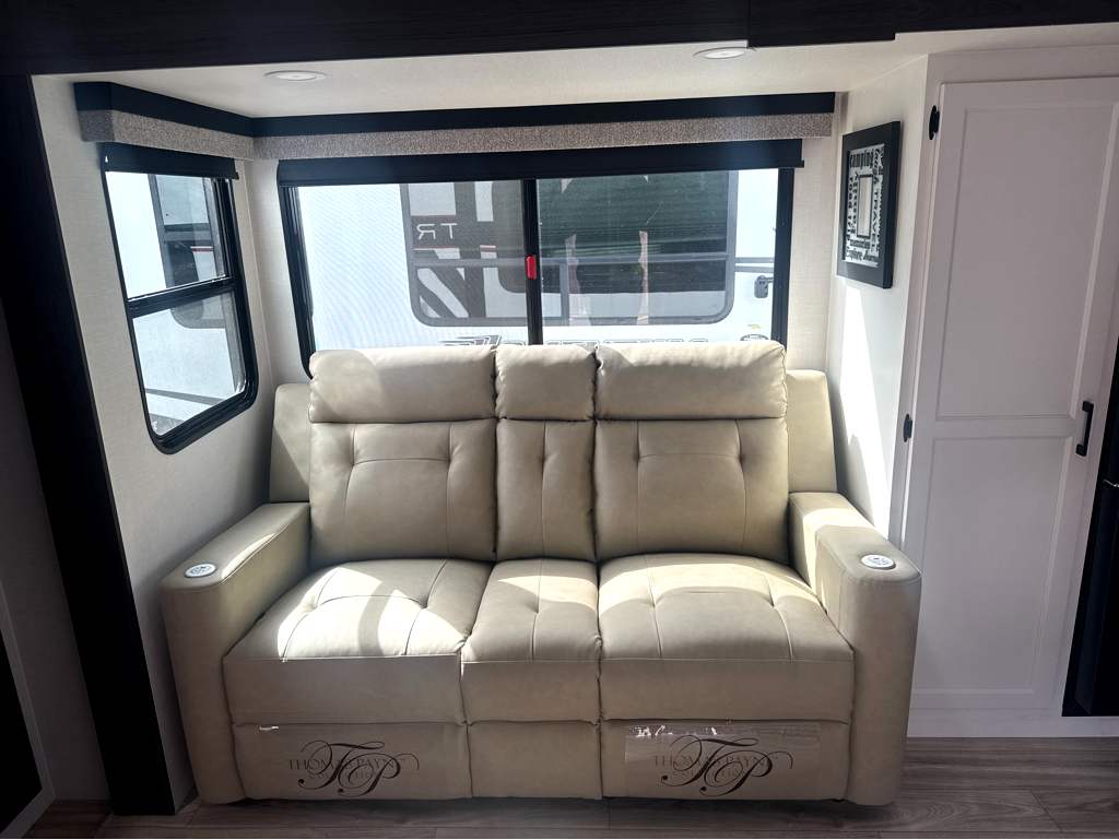 2027 VENTURE RV STRATUS 262VFK - Image 11