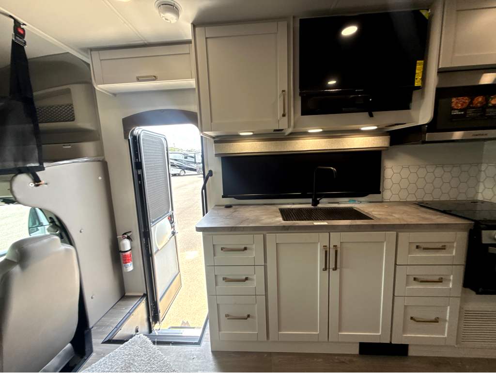 2027 JAYCO GREYHAWK 29MV - Image 17