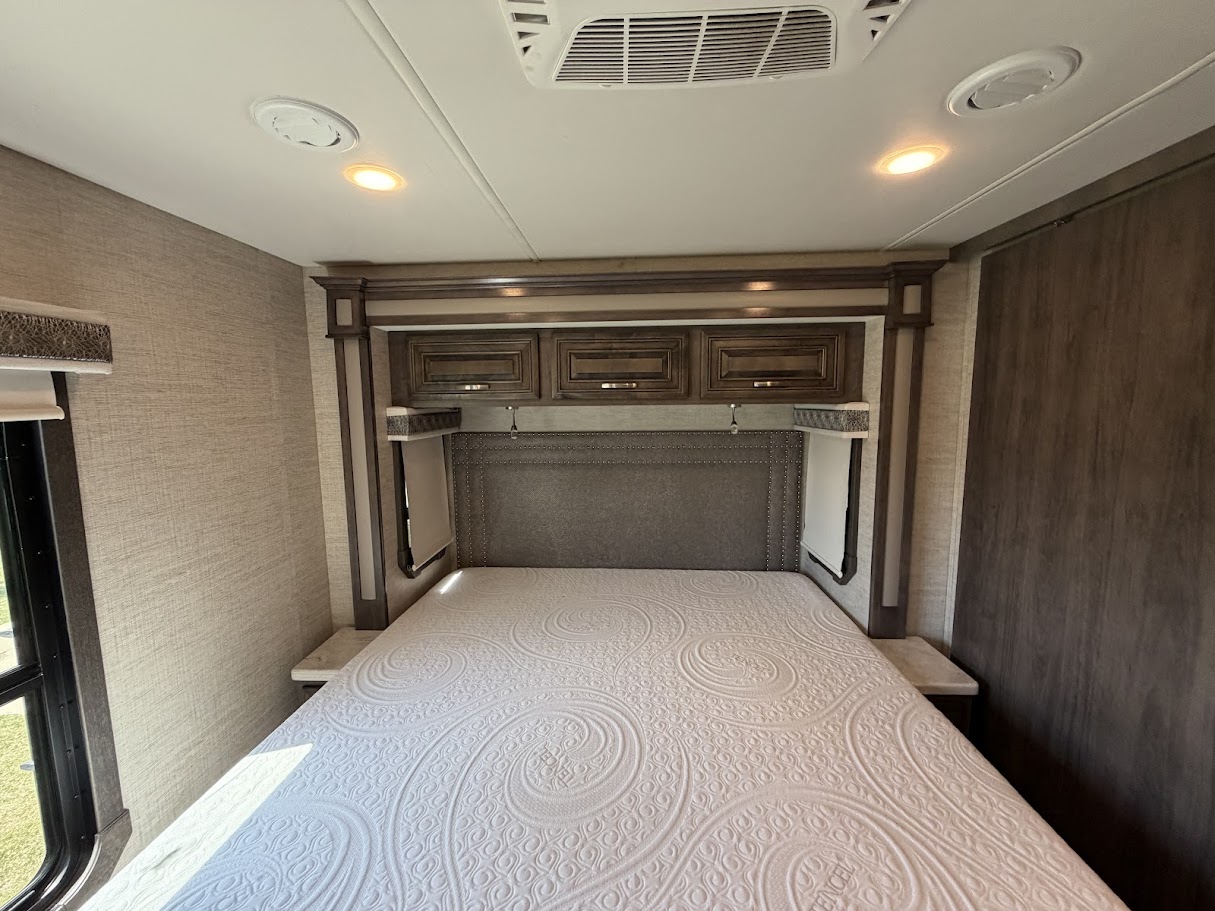 2022 JAYCO SENECA 37M - Image 35