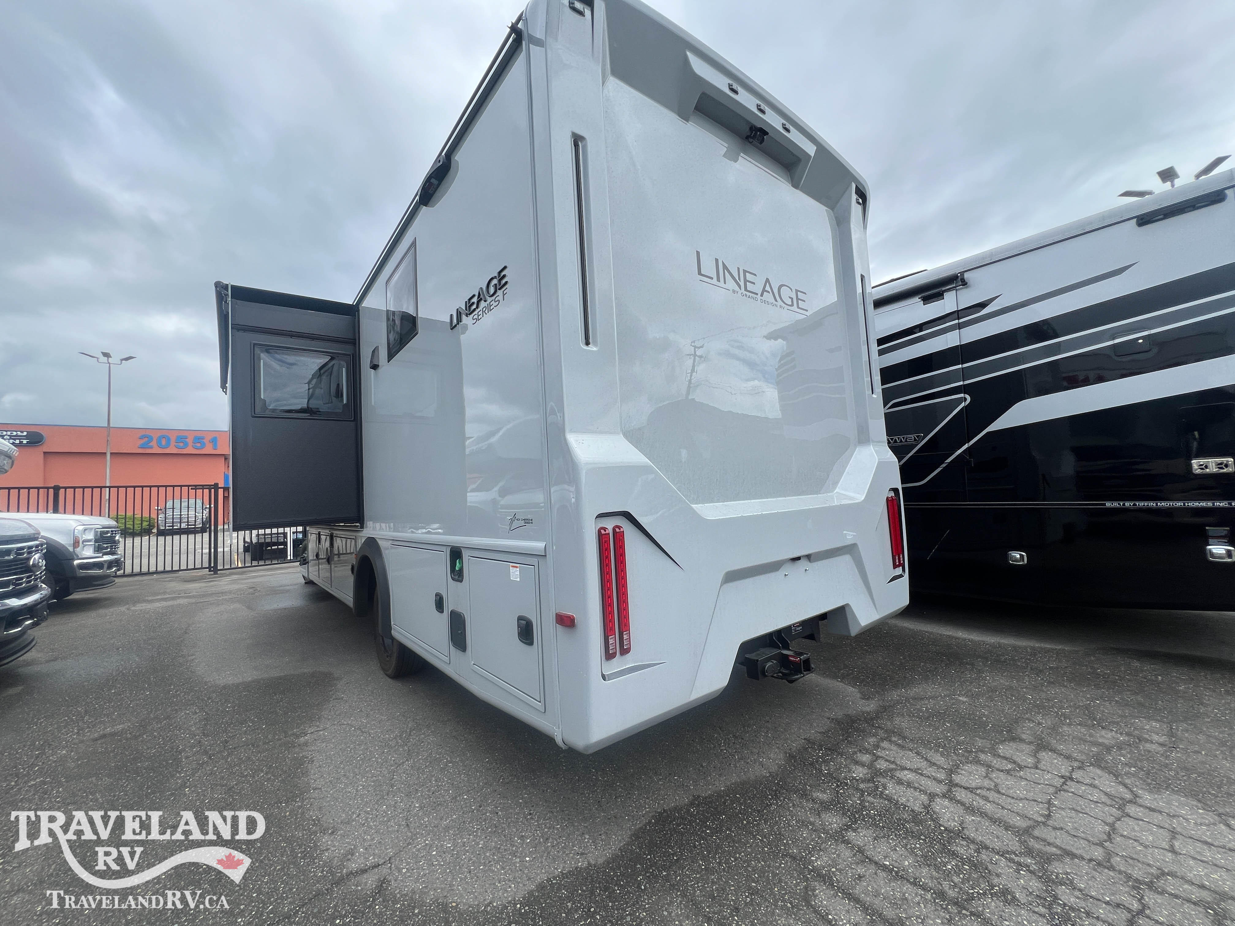 2027 Grand Design Lineage Series F 31ZW - Image 8