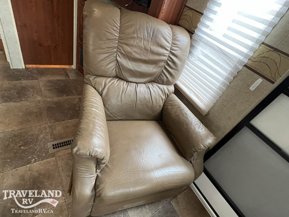 2013 Forest River Rockwood Windjammer 3002W - Image 18