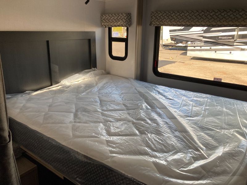 2026 Forest River Sunseeker 3010DSF - Image 26