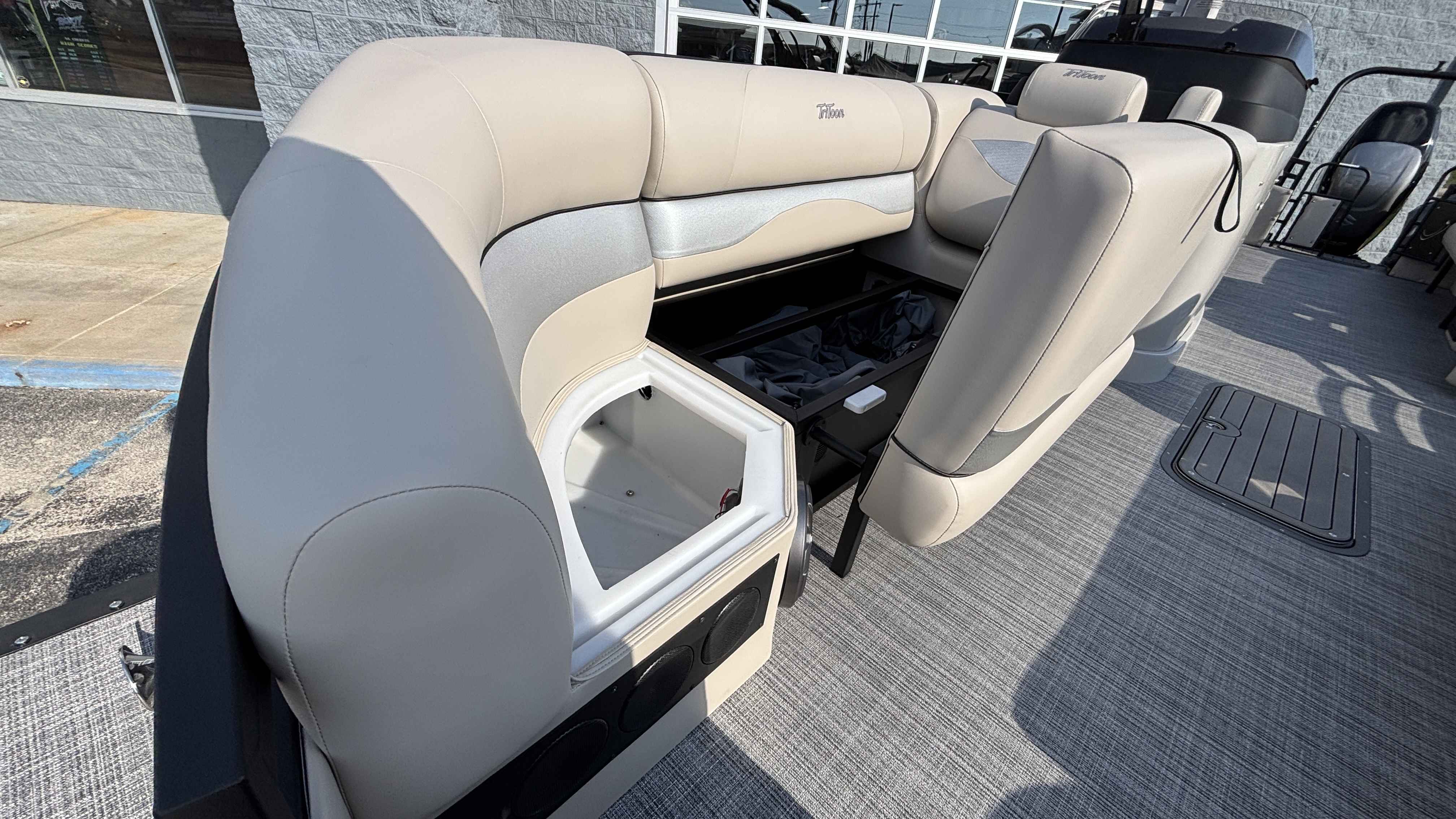 2026 JC Pontoon NepToon 25TT Sport DSL - Image 13