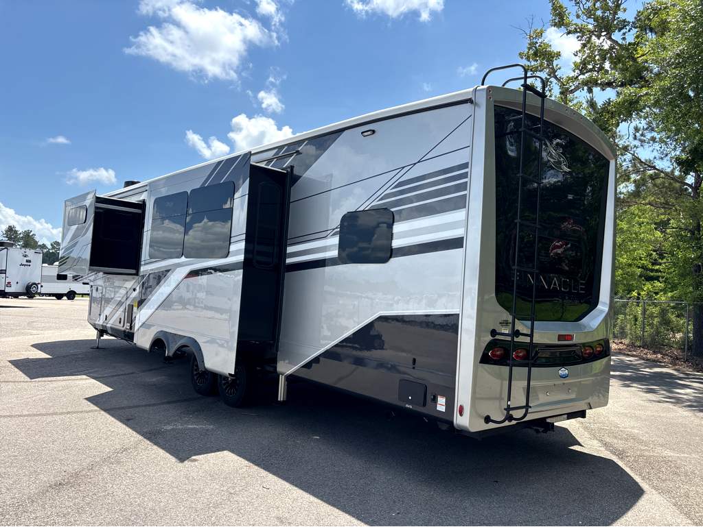 2026 JAYCO PINNACLE 38FBRK - Image 4